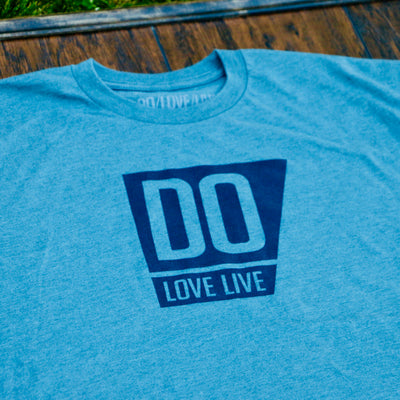 DO/LOVE/LIVE LOGO TEE