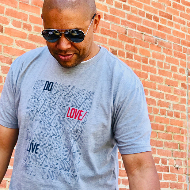 STANDOUT TEE