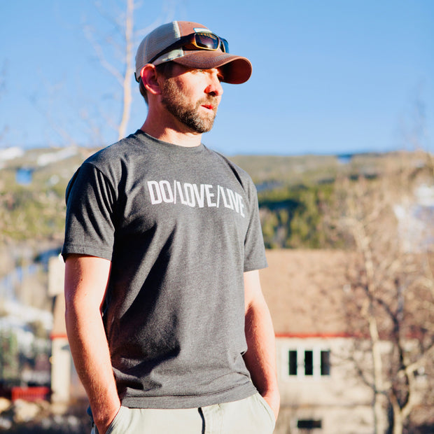 DO/LOVE/LIVE WORDMARK TEE